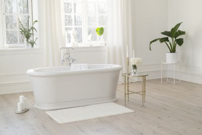 Refinished Bathtub with Bright Finish